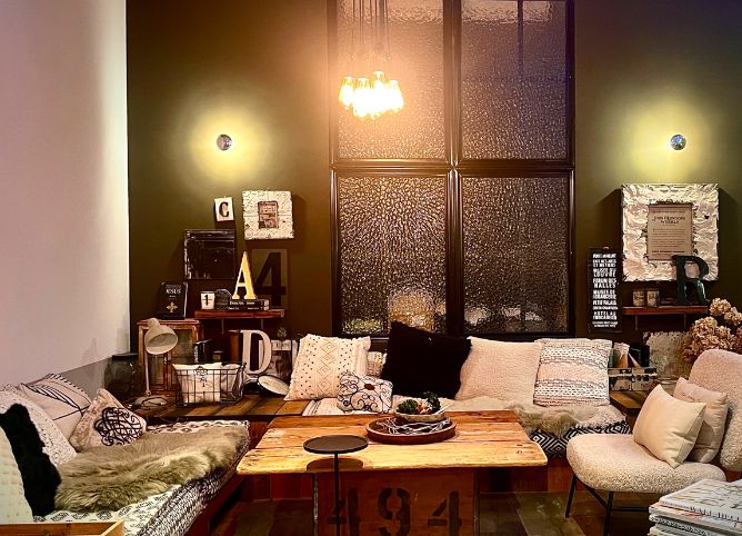 dragon studio 〈1F〉